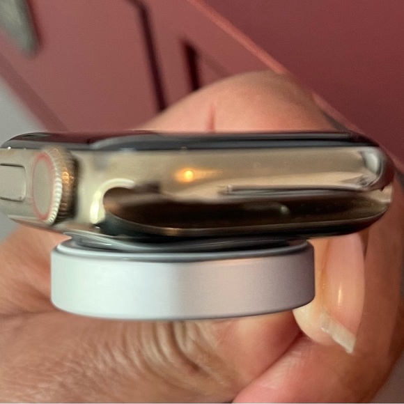 SOLD*****Apple Watch Series 6 - Picture 4 of 8